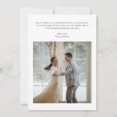 私たちの初めてのクリスマススクリプト冬の結婚式の写真 シーズンカード (裏面)