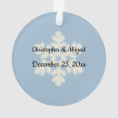 私たちの初めてのクリスマススノウカップルオーナメント オーナメント (裏面)