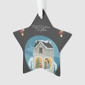 私たちの初めてのクリスマスズトゥームファミリーホリデー オーナメント (正面)