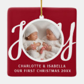 私たちの初めてのクリスマスツインズフォトレッドキープサケ セラミックオーナメント (裏面)