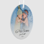 私たちの初めてのクリスマスツインズ名フォトオーバーレイ オーナメント (正面)
