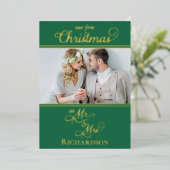 私たちの初めてのクリスマスニューライウィズグリーンと金ゴールド 箔シーズンカード (立ち正面)