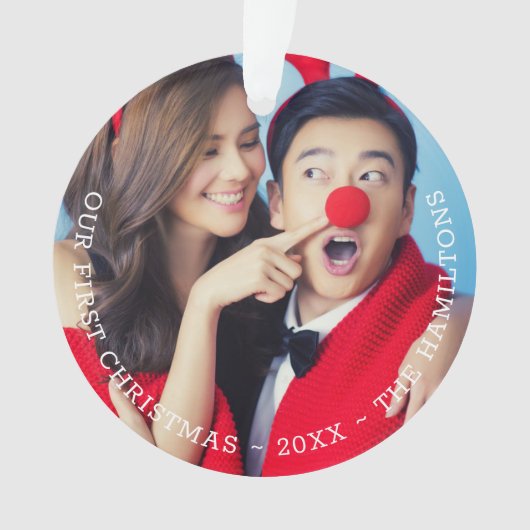 私たちの初めてのクリスマスパーソナライズされた写真 オーナメント (正面)