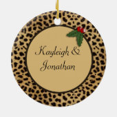 私たちの初めてのクリスマスヒョウ印刷オーナメント セラミックオーナメント (裏面)