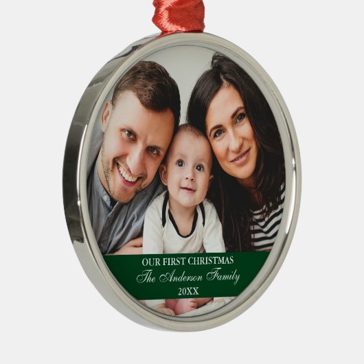 私たちの初めてのクリスマスファミリーフォトグリーン メタルオーナメント (右)