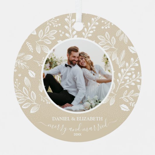 私たちの初めてのクリスマスフォトアイボリー メタルオーナメント (正面)