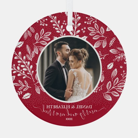 私たちの初めてのクリスマスフォトクランベリー ガラスオーナメント (裏面)