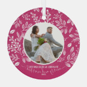 私たちの初めてのクリスマスフォトピンク ガラスオーナメント (裏面)