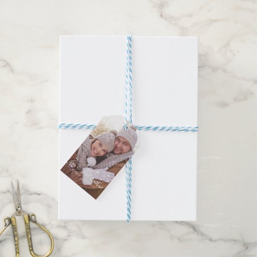 私たちの初めてのクリスマスフォトホリデイ ギフトタグ (より糸付き)