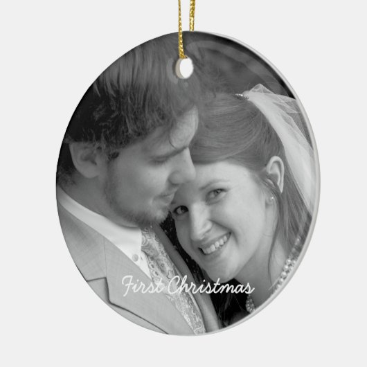 私たちの初めてのクリスマスブラックダマスクフォトオーナメント セラミックオーナメント (左)