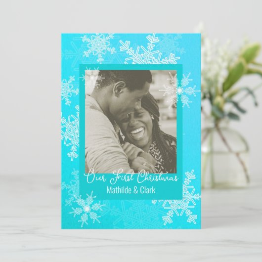 私たちの初めてのクリスマスブルースノーフレークスミニマリスト シーズンカード (スタンド正面)