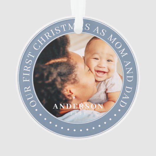 私たちの初めてのクリスマスママとパパシンプル写真 オーナメント (裏面)