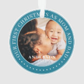 私たちの初めてのクリスマスママとパパシンプル写真 オーナメント (裏面)