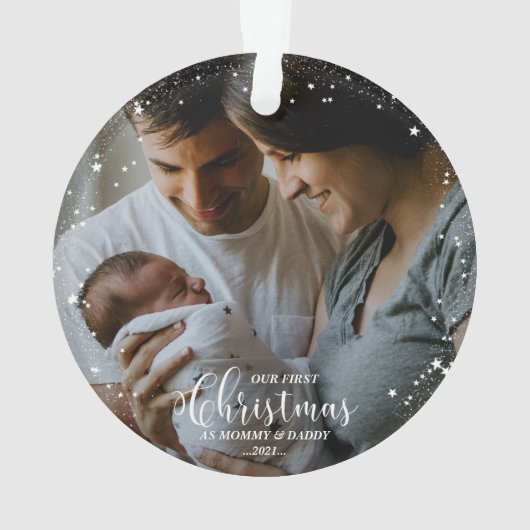 私たちの初めてのクリスマスママとパパスノーフレーク写真 オーナメント (裏面)