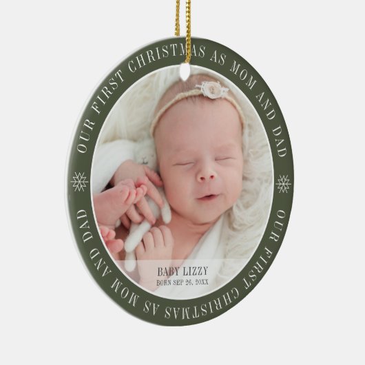 私たちの初めてのクリスマスママとパパモダン2枚の写真 セラミックオーナメント (右)