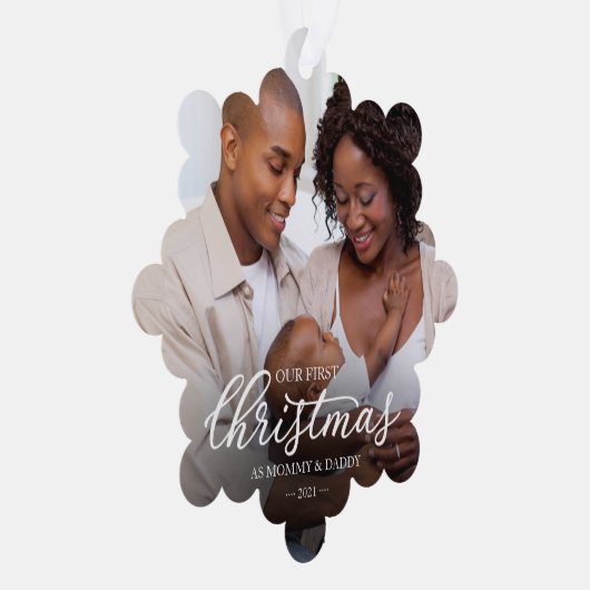 私たちの初めてのクリスマスママとパパ家族の写真 オーナメントカード (右)