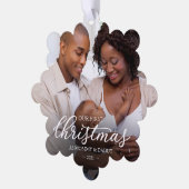 私たちの初めてのクリスマスママとパパ家族の写真 オーナメントカード (左)
