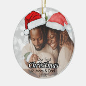 私たちの初めてのクリスマスママとパパ家族の写真 セラミックオーナメント (左)