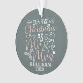 私たちの初めてのクリスマスミセス結婚ズ・ギフト オーナメント (正面)