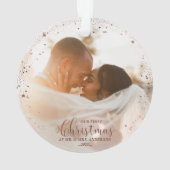 私たちの初めてのクリスマスミセス・バラ・カップルの写真 オーナメント (裏面)