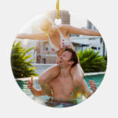 私たちの初めてのクリスマスミセス・フォト結婚した・カップル セラミックオーナメント (裏面)