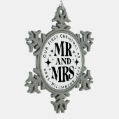 私たちの初めてのクリスマスミセス・ラスト結婚ネーム・メタル スノーフレークピューターオーナメント (左)