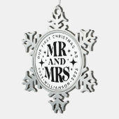 私たちの初めてのクリスマスミセス・ラスト結婚ネーム・メタル スノーフレークピューターオーナメント (右)