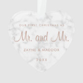 私たちの初めてのクリスマスモダンマーブルバラ金ゴールドゲイ オーナメント (裏面)