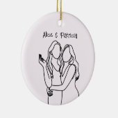 私たちの初めてのクリスマスレズビアンカップル セラミックオーナメント (右)