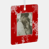 私たちの初めてのクリスマスレッドスノーフレークスミニマリスト メタルオーナメント (正面右)