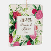 私たちの初めてのクリスマスレッドピンクグリーンクローバーフローラ セラミックオーナメント (右)