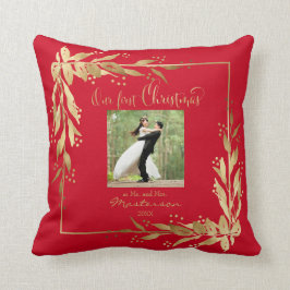 私たちの初めてのクリスマス写真金ゴールドリースオン赤 クッション