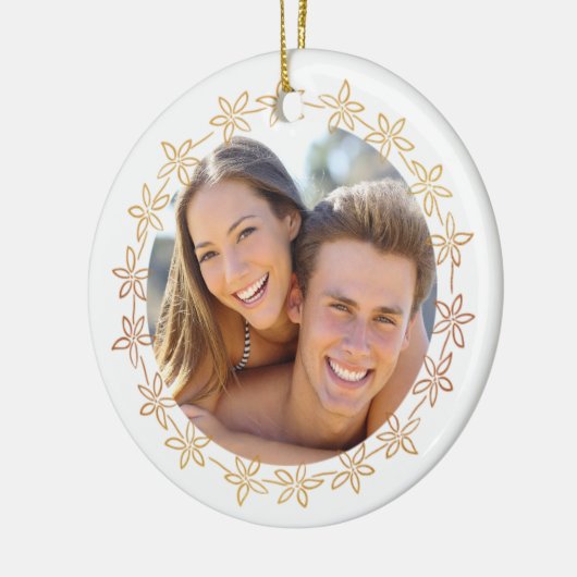 私たちの初めてのクリスマス写真金ゴールド花枠 セラミックオーナメント (左)