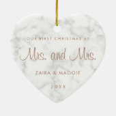 私たちの初めてのクリスマス大理石バラ金ゴールドレズビアン セラミックオーナメント (裏面)