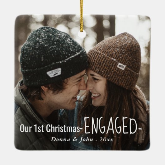 私たちの初めてのクリスマス婚約したのスクリプエレガントト写真 セラミックオーナメント (裏面)