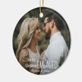 私たちの初めてのクリスマス婚約したのスクリプエレガントト写真 セラミックオーナメント (左)
