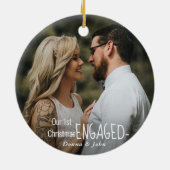 私たちの初めてのクリスマス婚約したのスクリプエレガントト写真 セラミックオーナメント (裏面)