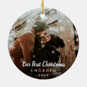 私たちの初めてのクリスマス婚約したの雪片の写真 セラミックオーナメント (裏面)