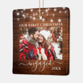 私たちの初めてのクリスマス婚約したウッドライトフォト セラミックオーナメント (左)