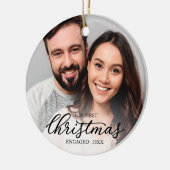 私たちの初めてのクリスマス婚約したエレガントブラックスクリプト セラミックオーナメント (左)