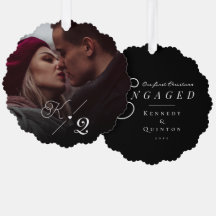 私たちの初めてのクリスマス婚約したクラシックのミニマル写真