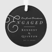 私たちの初めてのクリスマス婚約したクラシックのミニマル写真 オーナメント (裏面)