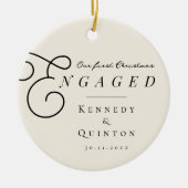 私たちの初めてのクリスマス婚約したクラシックのミニマル写真 セラミックオーナメント (正面)