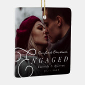 私たちの初めてのクリスマス婚約したクラシックのミニマル写真 セラミックオーナメント (右)