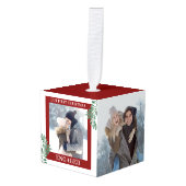 私たちの初めてのクリスマス婚約したグリーンリー3フォトレッド キューブオーナメント (正面アングル)