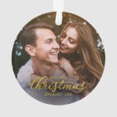 私たちの初めてのクリスマス婚約したゴールドフォイルスクリプト オーナメント (裏面)