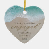 私たちの初めてのクリスマス婚約したビーチセラミックオーナメント セラミックオーナメント (正面)