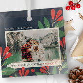 私たちの初めてのクリスマス婚約したモダンの葉写真 ガラスオーナメント