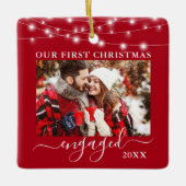 私たちの初めてのクリスマス婚約したライト写真レッド セラミックオーナメント (正面)