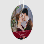 私たちの初めてのクリスマス婚約した写真Burgundy オーナメント (正面)